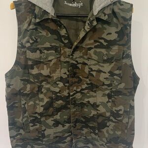 Camo Hooded Vest 11
